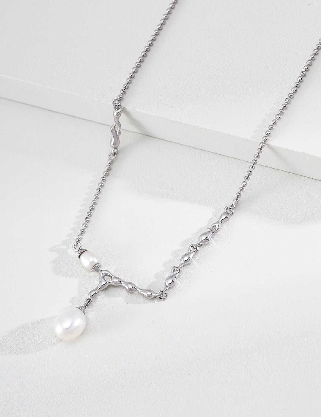 S925 Sterling Silver Lava Flow Pearl Necklace — Vintage Gold & Platinum | D0767
